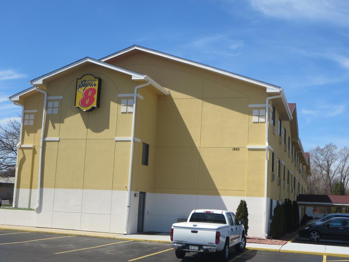 Super 8 By Wyndham Mundelein/Libertyville Area Εξωτερικό φωτογραφία