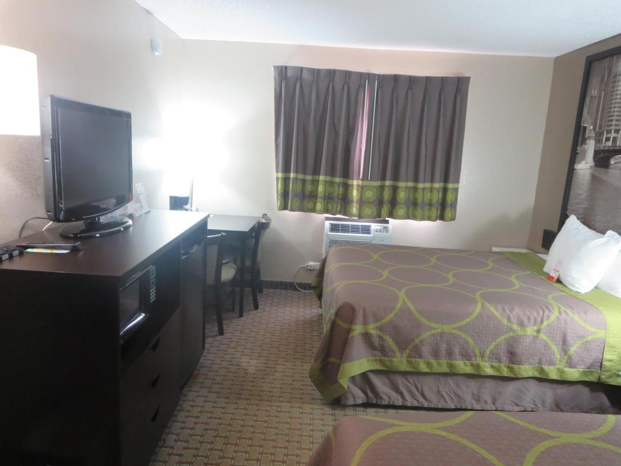 Super 8 By Wyndham Mundelein/Libertyville Area Εξωτερικό φωτογραφία